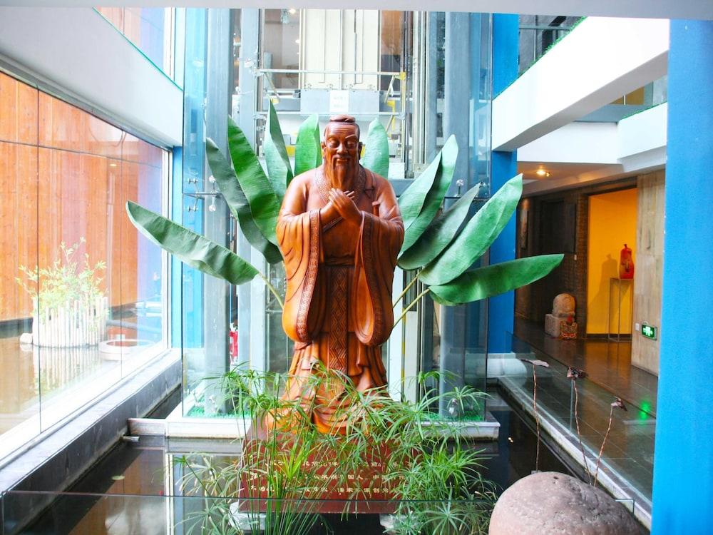 China Community Culture & Art Hotel Qingdao Dış mekan fotoğraf